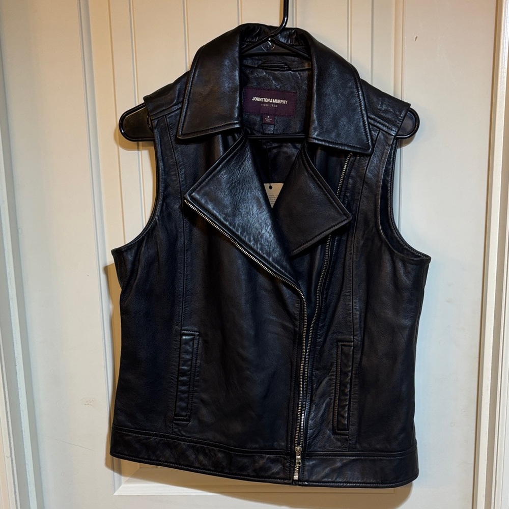NEW WITH TAGS Johnston & Murphy Black Leather Vest